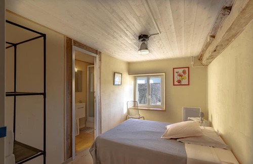 Savignac-Ledrier Wohnung | Apartment 'Le Gîte De La Ferme Du Château' with Private Terrace, Shared Garden and Wi-Fi