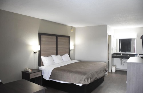 Chicago Ridge Haus | Your Home Away From Home