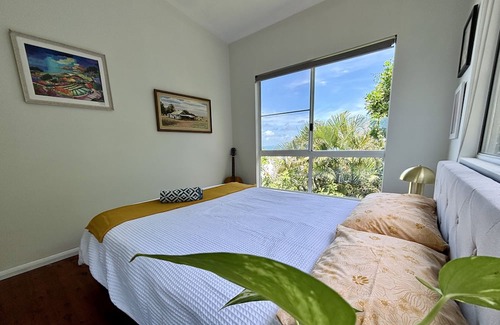 Yeppoon Haus | Yeppoon beachside oasis with epic island views, gorgeous breezy deck & air con