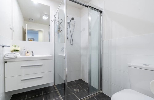 Coombs Haus | Coom1 · Home w/ Water Views - 10mins to the City/Woden