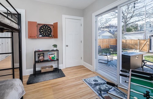Northrop Haus | Nokomis Nirvana: Delightful 4BR Gem in MPLS