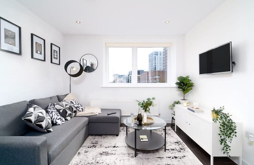 Sutton West Wohnung | Sutton Cityscape, WIFI, Netflix, For Business & Re-Locators