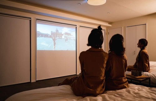 Tsuru Kabine | Building G / Tsuru Yamanashi