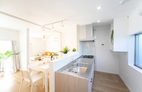 Kuwana Haus | Accommodates 9 people pets allowed 5 minutes to / Kuwana Mie