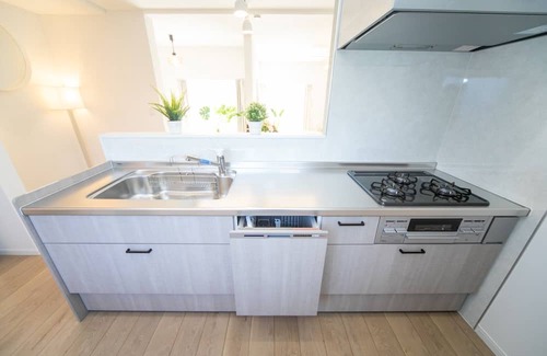 Kuwana Haus | Accommodates 9 people pets allowed 5 minutes to / Kuwana Mie