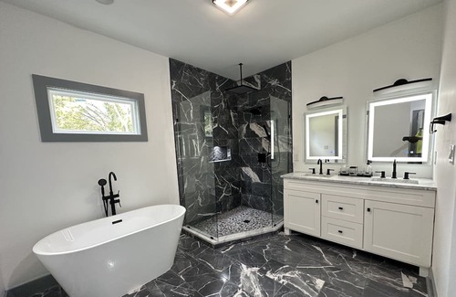 South Richmond Haus | Holiday Ready 24kt Gold Elegant Home