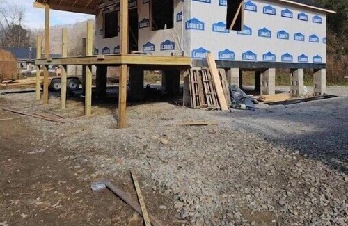 Ragland Kabine | NEW BUILD - Close to Hatfield Mccoy TRAILS - Sleeps 6 - Cliff's Deer Rest
