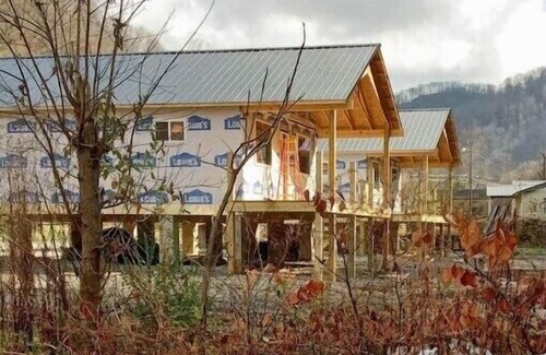 Ragland Kabine | NEW BUILD - Close to Hatfield Mccoy TRAILS - Sleeps 6 - Cliff's Deer Rest