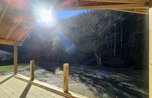 Ragland Kabine | NEW BUILD - Close to Hatfield Mccoy TRAILS - Sleeps 6 - Cliff's Deer Rest