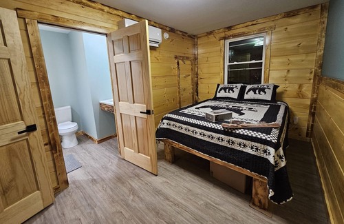 Matewan Kabine | NEW BUILD - Close to Hatfield Mccoy TRAILS - Sleeps 6 - Clay's Bear Cave