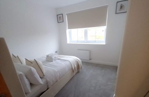 Crawcrook Haus | Beautifully presented 3 bedroom house. 5 miles from Newcastle city centre.