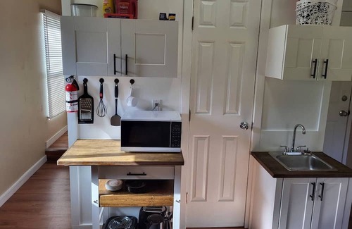 East Kootenay Wohnung | (A)Quaint 2 bd apt w/view 4 guests