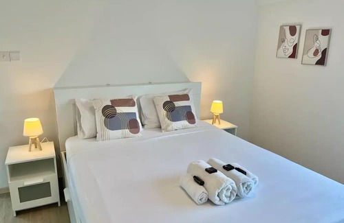 Neapolis Wohnung | Amathus Modern Beachfront Flat