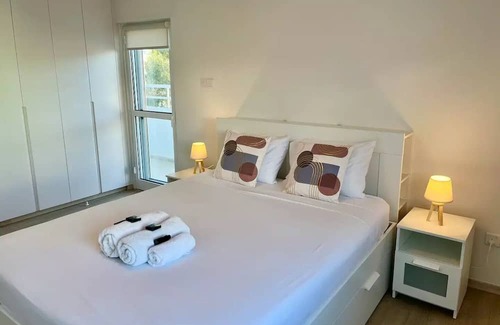 Neapolis Wohnung | Amathus Modern Beachfront Flat