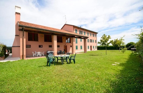 San Michele al Tagliamento Wohnung | Relaxing escape in a green oasis by Beahost Rentals
