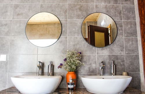 Gois Haus | 5 Minutes From the River Beach, Family Room in Góis in a Quiet Rural Setting