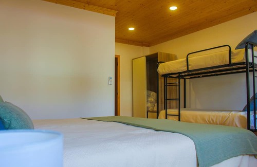 Gois Haus | 5 Minutes From the River Beach, Family Room in Góis in a Quiet Rural Setting