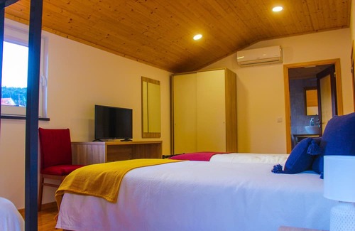 Gois Hütte | 5 Minutes From the River Beach, Room for Groups, Góis in a Quiet Rural Setting