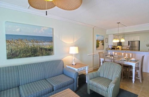 The Dunes Eigentumswohnung | Beautiful Ocean Front 2 bed, 2 bath condo with full kitchen and in-unit laundry