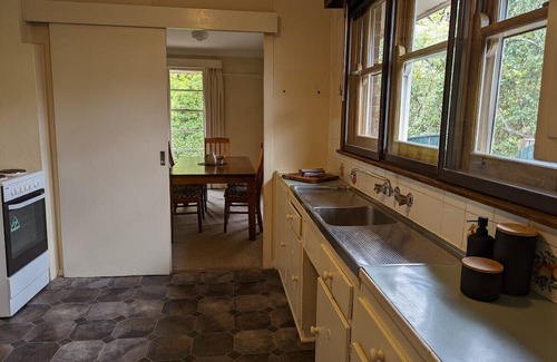 Deakin Haus | A Classic at Deakin 3bdr
