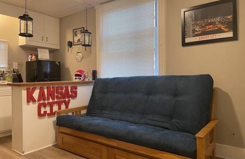 Riverview Wohnung | Cozy Studio in Strawberry Hill