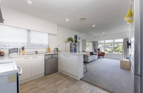 Glendowie Haus | St Heliers Gem: Beach and Scenic Routes Nearby