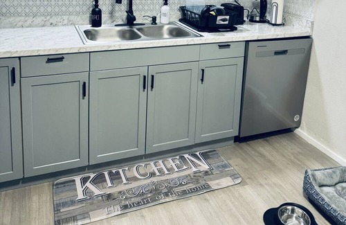 Muncie Haus | Cozy home with easy access to Ball State, IU Memorial, and all local attractions