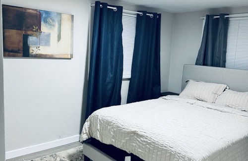 Muncie Haus | Cozy home with easy access to Ball State, IU Memorial, and all local attractions