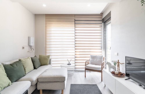 Lara Wohnung | Central Studio w Balcony 10 min to Lara Beach