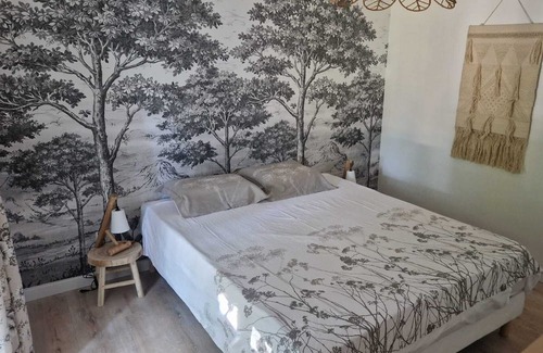 Ceyzerieu Haus | Maison Bohème Avec Bain Nordique. Vélo et Table de Ping-pong. Animaux Bienvenus