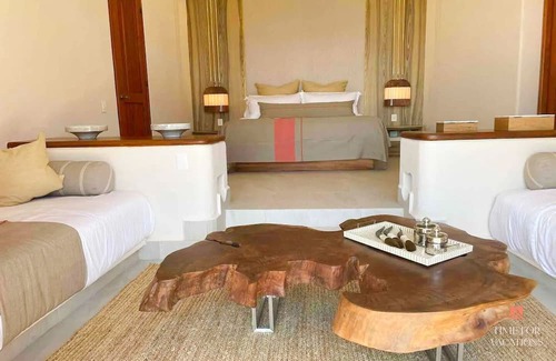 Ixtapa Haus | NEW Luxe Oceanview Villa, Private Beach, Pool, BBQ