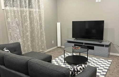 Sage Hill Wohnung | Furnished adorable basement with private entry