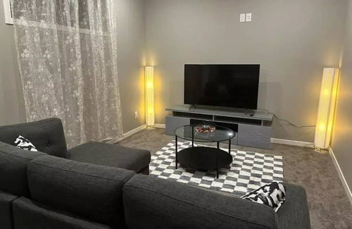 Sage Hill Wohnung | Furnished adorable basement with private entry