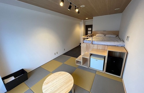 Yuzawa-machi Haus | JapaneseWestern room for 3 people Semidouble bed adjacent hot spring facility / Minamiuonuma Niigata