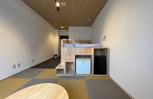 Yuzawa-machi Haus | JapaneseWestern room for 3 people Semidouble bed adjacent hot spring facility / Minamiuonuma Niigata