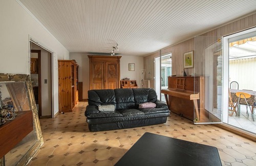 Le Val-David Haus | Cozy and familiar vacation home with two terraces and fenced garden.
