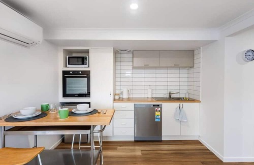 Howrah Wohnung | Prime Location, Stylish Space