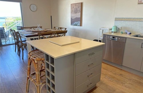Swansea Haus | Beach Amore - Between lake and beach
