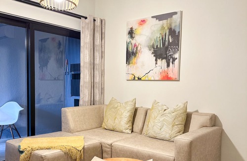 Klein Windhoek Wohnung | The Nomad @ SPACE Works is the perfect central stop while visiting Windhoek
