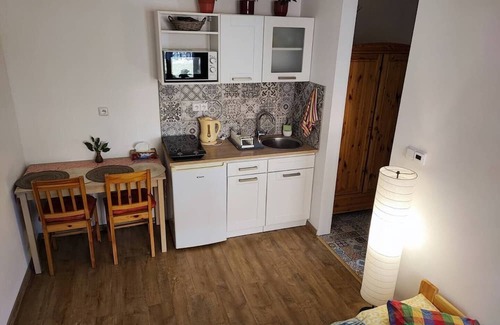 Tisa Wohnung | Cozy full-equipped studio in Tisá. Pet-friendly. 5 minutes to rocks by walk!