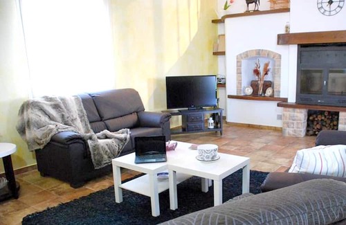 Daimiel Villa | Homerez - Big villa for 10 ppl. with swimming-pool and jacuzzi