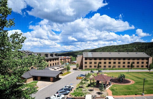 Brian Head Resort | Cozy home base for your ski vacation just a 2 min walk frm Brians Head Resort.