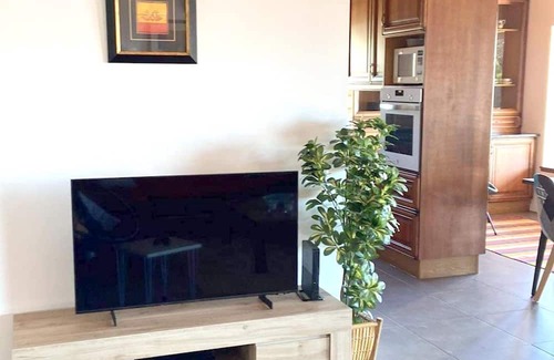 Angra do Heroismo Haus | Homerez - House for 6 ppl. with sea view and terrace at Angra do Heroísmo