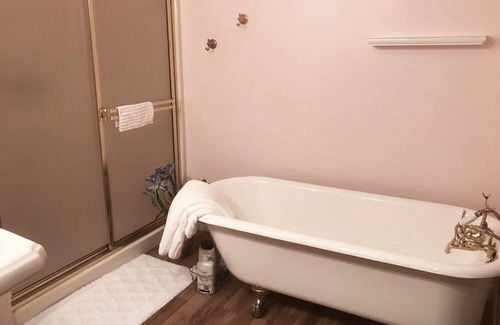 Kettle Falls Haus | River/Mountain View House Mother in law Suite #4