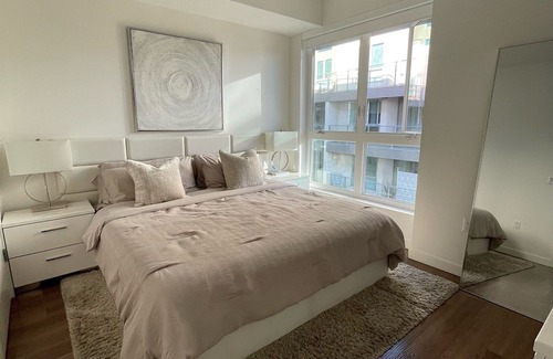 Glendale Wohnung | Cozy Family Retreat by Magic Mountain - Timeless Charm Awaits