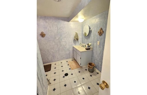 Firestone Haus | The hide-out basement apartment