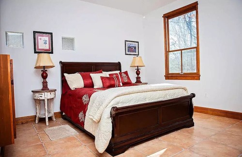 Santeetlah Skihütte | Cozy mountain lake view retreat. Great place to begin your Smoky Mntn Excursions