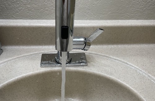 South San Jose Haus | Kick back and relax in this one bedroom R3 with all comforts.