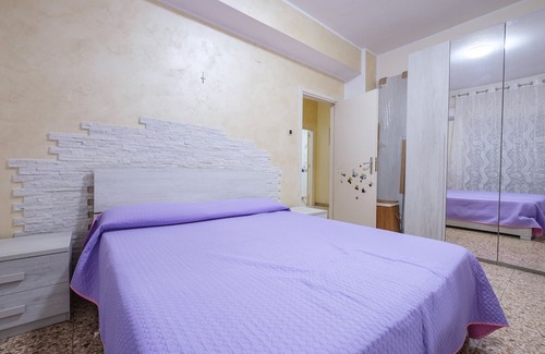 Mili San Pietro Wohnung | Apartment 'Aurora Inn' with Balcony, Wi-Fi and Air Conditioning