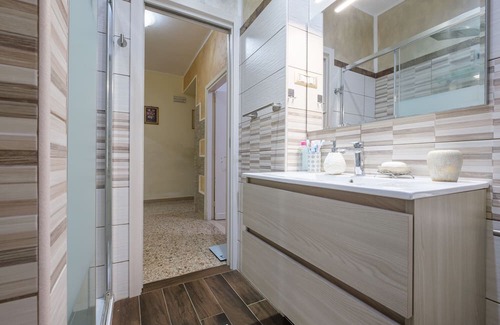 Mili San Pietro Wohnung | Apartment 'Aurora Inn' with Balcony, Wi-Fi and Air Conditioning